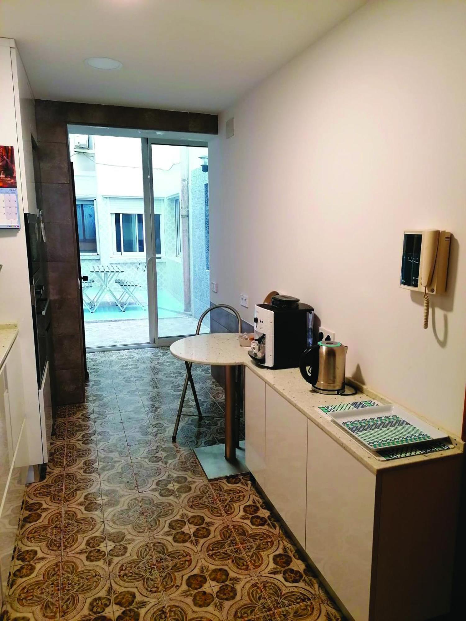 Appartement Au Centre D'Аликанте Екстериор снимка